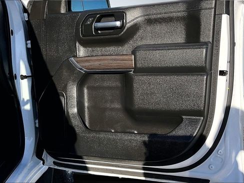 Used 2020 Chevrolet Silverado 1500 LT image 15