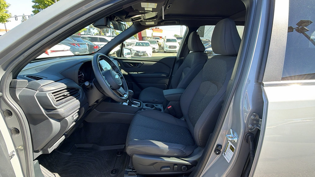Used 2025 Subaru Forester Premium AWD/4WD image 31