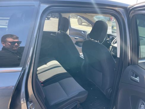 Used 2019 Ford Escape SE image 18