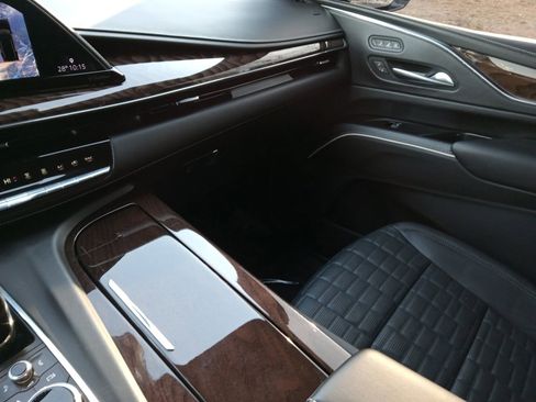 Used 2023 Cadillac Escalade Sport Platinum w/ LPO, ONYX Package image 20