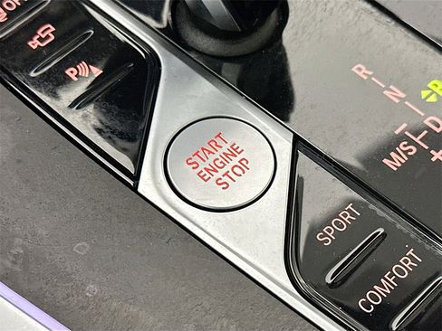 Used 2021 BMW X5 xDrive40i w/ M Sport Package image 27