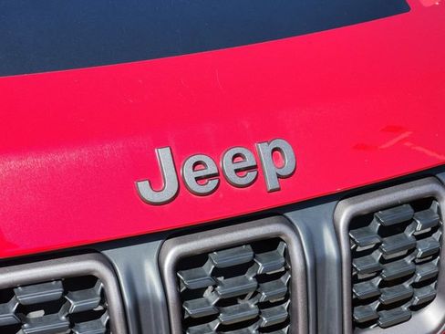 Used 2026 Jeep Compass Trailhawk AWD/4WD image 12
