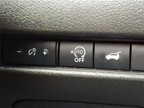 Used 2024 Nissan Rogue SV image 26