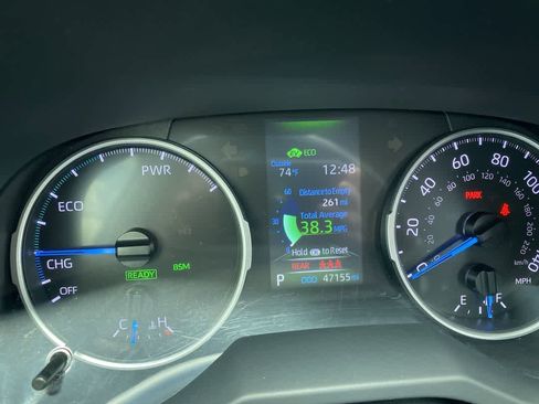 Used 2022 Toyota RAV4 SE image 15