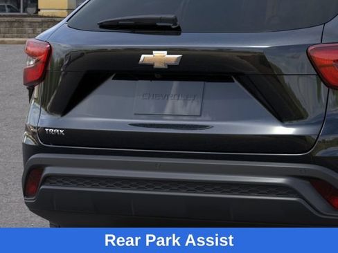 New 2026 Chevrolet Trax LS w/ LS Convenience Package FWD image 15