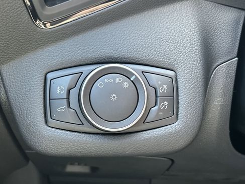 Used 2018 Ford Escape Titanium w/ Ford Safe & Smart Package AWD/4WD image 11