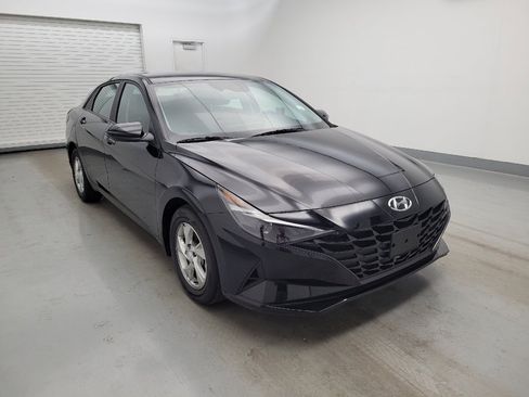 Used 2023 Hyundai Elantra SE FWD image 13