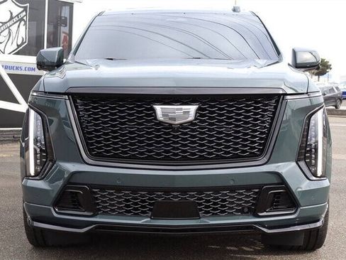 Used 2026 Cadillac Escalade V w/ LPO, ONYX Package AWD/4WD image 8