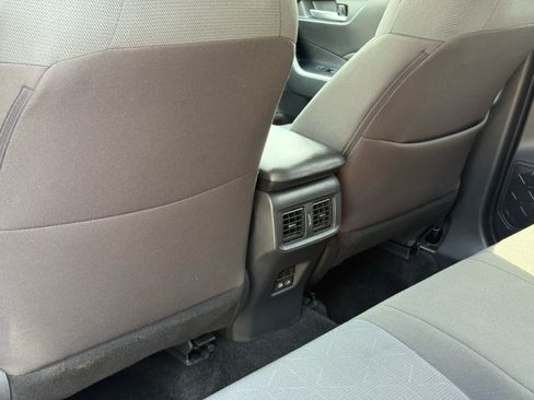 Used 2025 Toyota RAV4 XLE AWD/4WD image 27