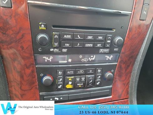 Used 2011 Cadillac Escalade AWD w/ Touring Package image 21