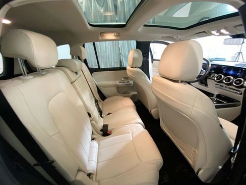 Used 2020 Mercedes-Benz GLB 250 4MATIC image 14