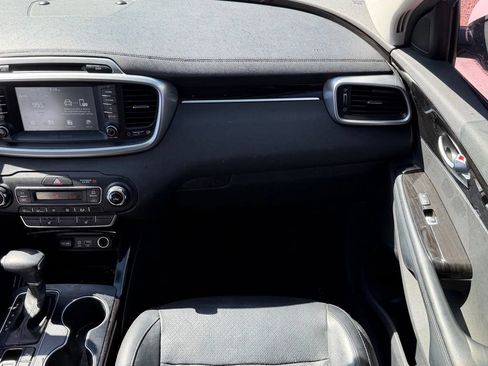 Used 2019 Kia Sorento EX FWD image 13