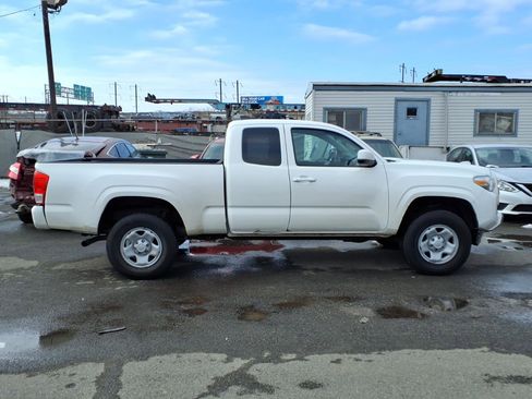 Used 2021 Toyota Tacoma SR image 7