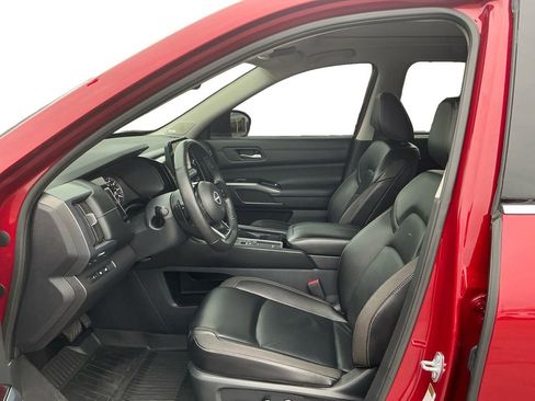 Used 2024 Nissan Pathfinder SL w/ SL Premium Package image 14