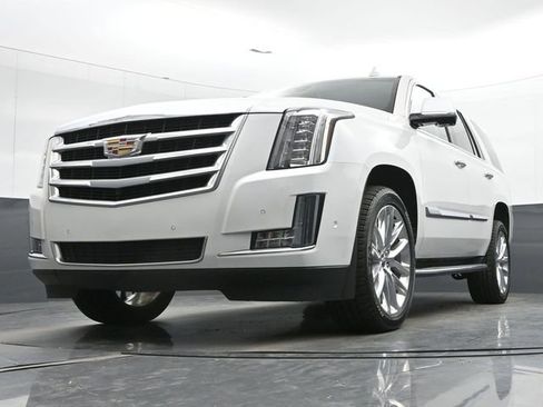 Used 2019 Cadillac Escalade Luxury image 33