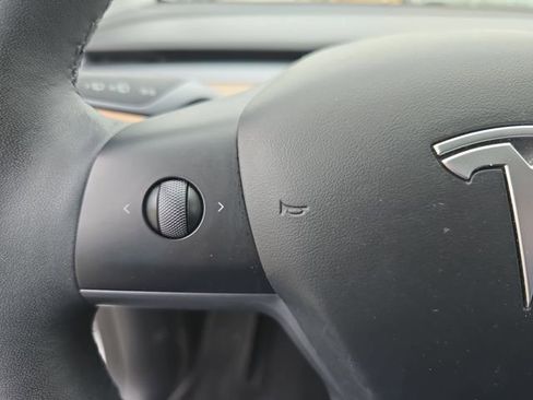 Used 2023 Tesla Model Y Long Range image 17