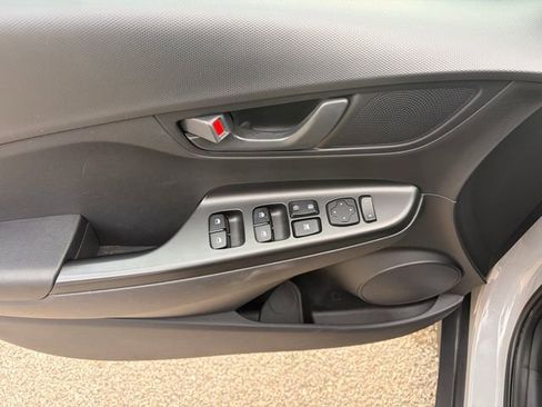 Used 2023 Hyundai Kona SEL AWD/4WD image 22
