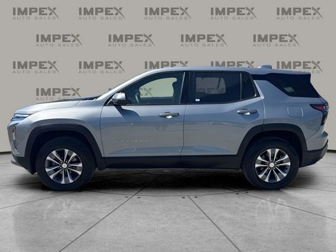 Used 2026 Chevrolet Equinox LT FWD image 2
