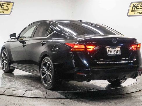 Used 2023 Nissan Altima 2.5 SR w/ SR Premium Package image 2