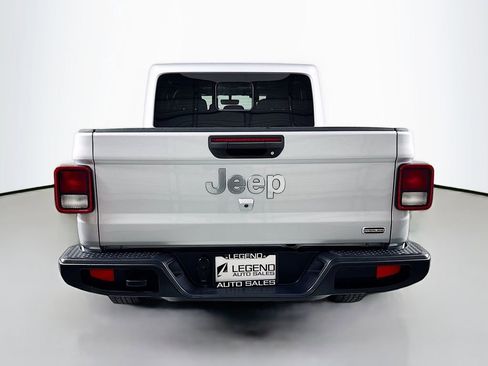 Used 2023 Jeep Gladiator Overland image 8