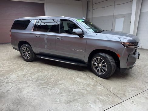 Used 2021 Chevrolet Suburban LT image 6
