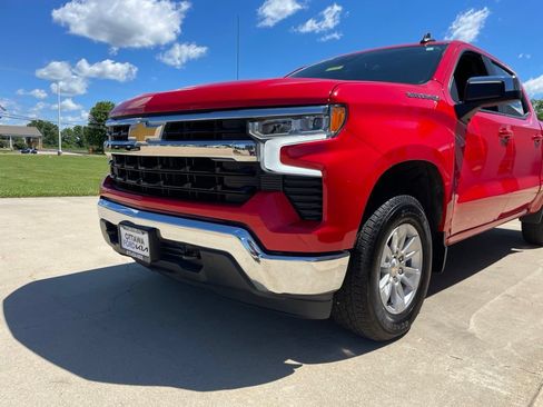Used 2025 Chevrolet Silverado 1500 LT AWD/4WD image 15