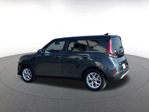 Used 2025 Kia Soul LX w/ LX Technology Package image 9