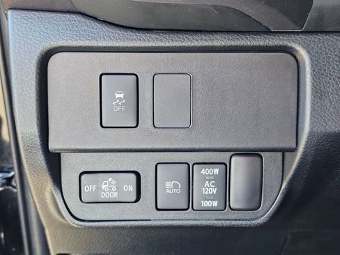 Used 2021 Toyota Tacoma TRD Sport AWD/4WD image 33