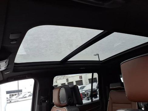 Used 2023 GMC Yukon XL Denali Ultimate image 26