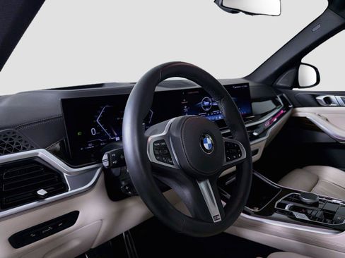 Used 2026 BMW X5 xDrive40i w/ M Sport Package AWD/4WD image 9