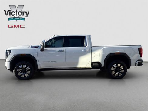 Used 2025 GMC Sierra 2500 Denali w/ Denali Reserve Package image 6
