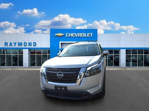 Used 2022 Nissan Pathfinder SV w/ SV Premium Package AWD/4WD image 7