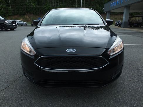Used 2018 Ford Focus SE FWD image 8