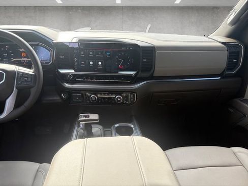 Certified 2025 GMC Sierra 1500 SLT AWD/4WD image 3