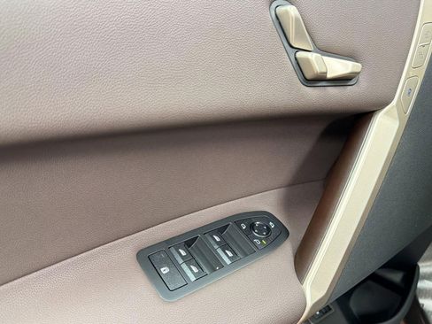 New 2026 BMW iX xDrive60 image 21