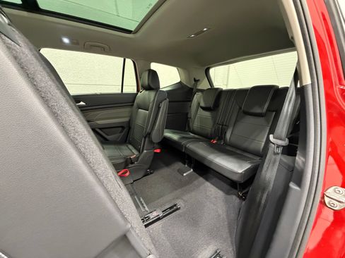 Used 2023 Volkswagen Atlas SE w/ Panoramic Sunroof Package FWD image 23