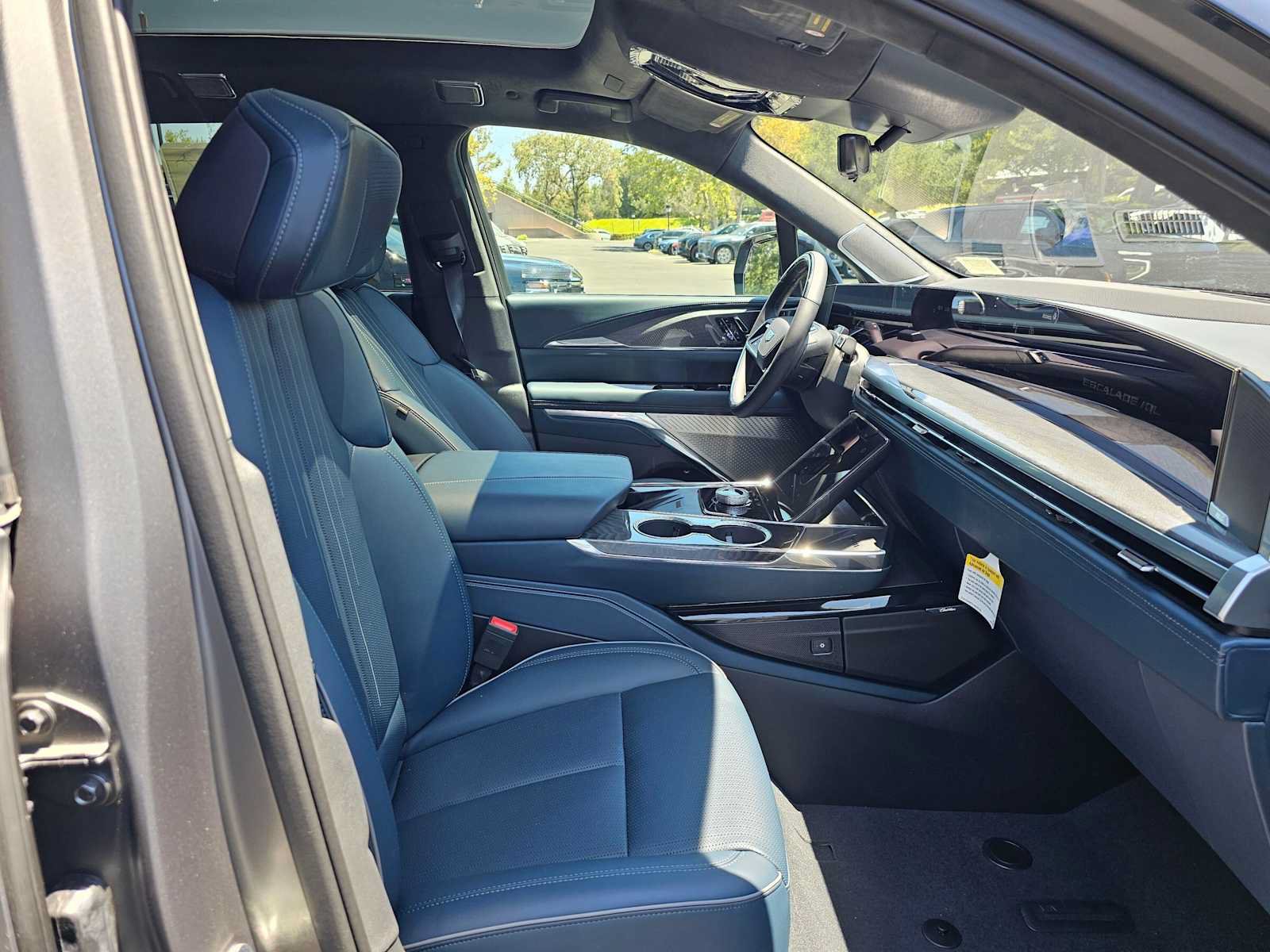 New 2026 Cadillac Escalade IQL Sport 2 w/ LPO, ONYX Package AWD/4WD image 11
