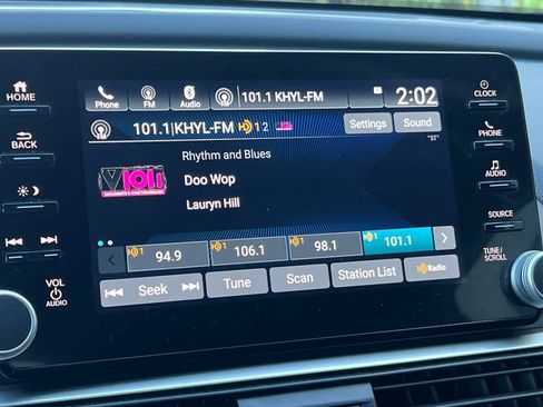 Used 2021 Honda Accord EX image 19