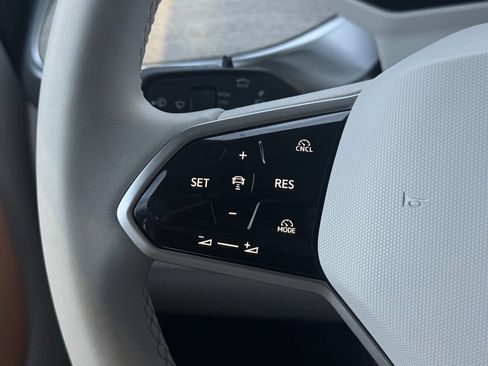 Used 2025 Volkswagen ID. Buzz Pro S Plus image 66