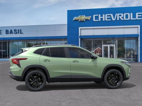 New 2026 Chevrolet Trax ACTIV w/ Sunroof Package FWD image 5