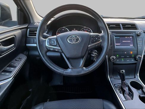 Used 2017 Toyota Camry SE FWD image 6