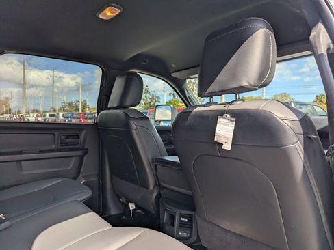 Used 2024 RAM 2500 Tradesman w/ Chrome Appearance Group AWD/4WD image 12