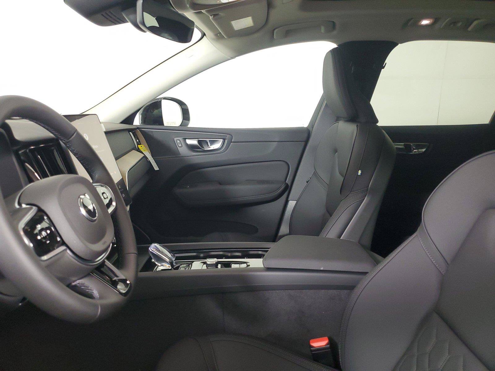 New 2027 Volvo XC60 B5 Core AWD/4WD image 22