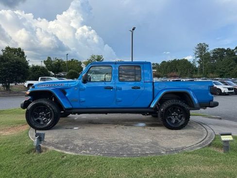 Used 2020 Jeep Gladiator Mojave AWD/4WD image 4