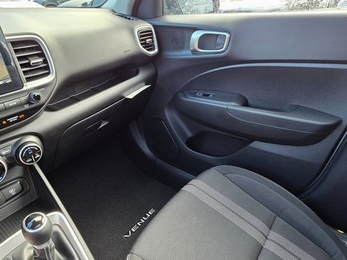 New 2025 Hyundai Venue SEL image 35