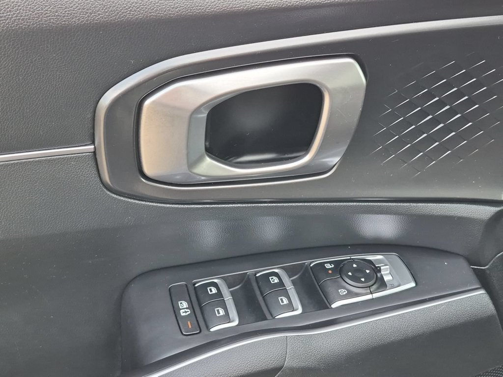 Certified 2024 Kia Sorento S FWD image 23