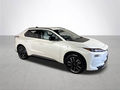 New 2026 Subaru Solterra Premium image 4