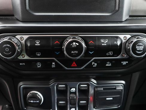 Used 2021 Jeep Gladiator Overland w/ LED Lighting Group image 28