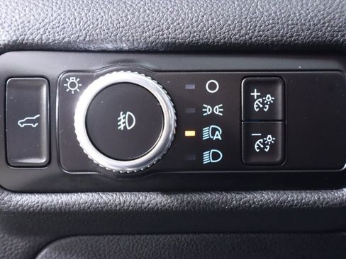 Used 2023 Ford Explorer XLT w/ Equipment Group 202A image 10