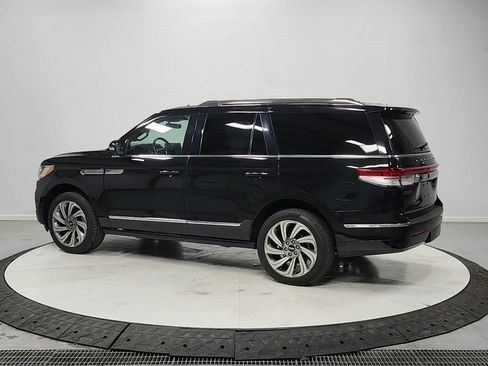 Used 2024 Lincoln Navigator Reserve AWD/4WD image 5